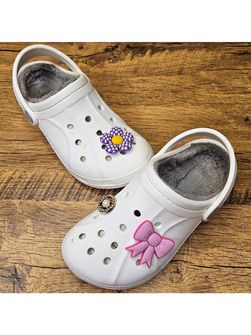 Crocs Classic clogs faux fur lined white charms shoes size 12/13 kids